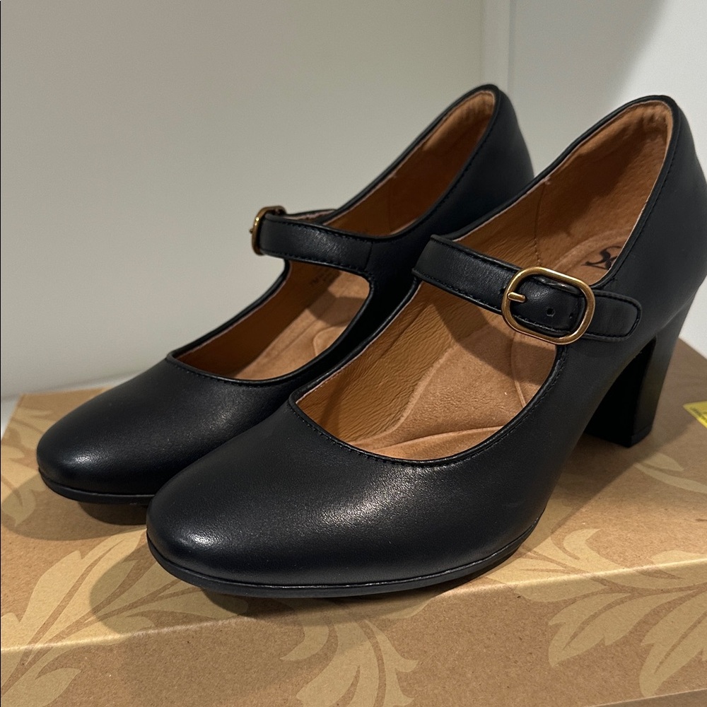 Sofft Black Mary Jane Heels